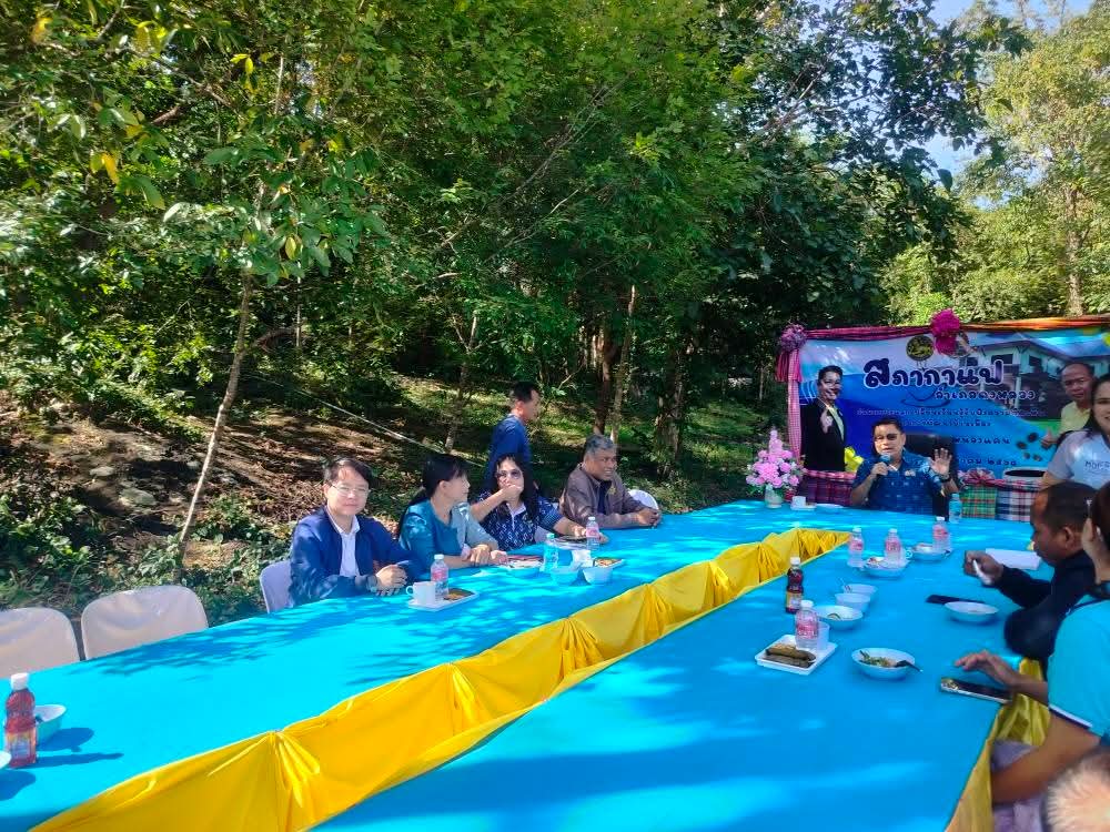 พช.ดงหลวง : ร่วมกิจกรรม “สภากาแฟ” ประจำเดือนตุลาคม 2568