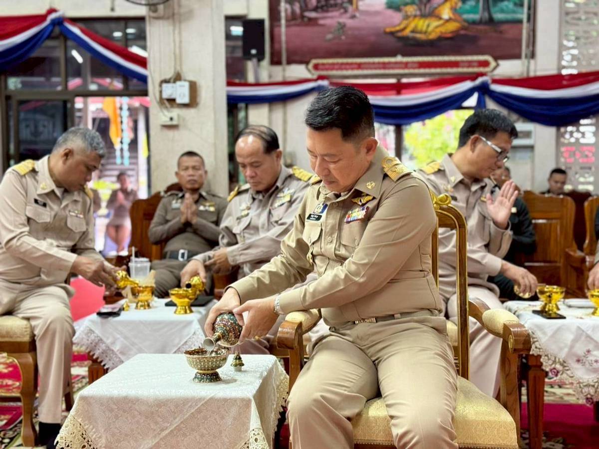 พช.ดงหลวง : ร่วมพิธีบำเพ็ญกุศลปัณณรสมวาร (๑๕ วัน) ถวายพระราชกุศล สมเด็จพระนางเจ้าสิริกิติ์ พระบรมราชินีนาถ พระบรมราชชนนีพันปีหลวง
