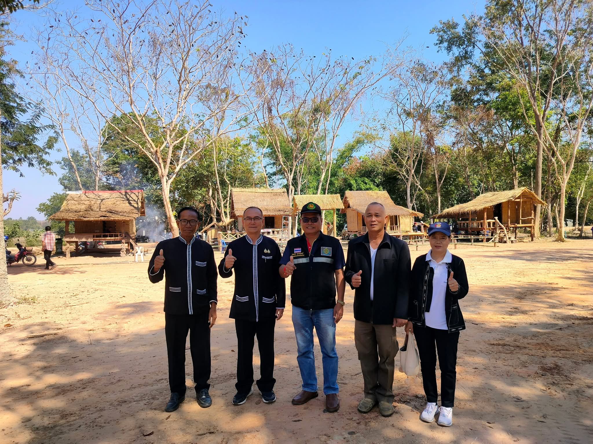 💐 พช.ดงหลวง : ลงพื้นที่เตรียมความพร้อมสถานที่จัดบูท OTOP งานประเพณีบรูไฮไทโซ่ดงหลวง (เดือน 3 ออกใหม่ 3 ค่ำ) ครั้งที่ 10 ประจำปี พ.ศ. 2569