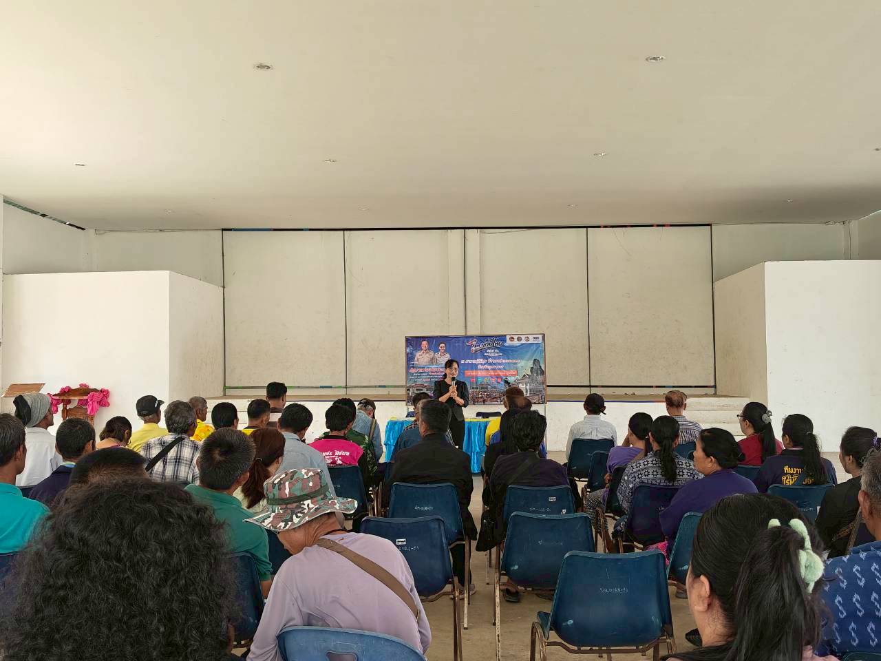 พช.ดงหลวง : จัดประชุมเครือข่ายโคก หนอง นา อำเภอดงหลวง พร้อมจัดตลาด “โคก หนอง นา ไทยช่วยไทย OTOP” 🌱🛍️✨