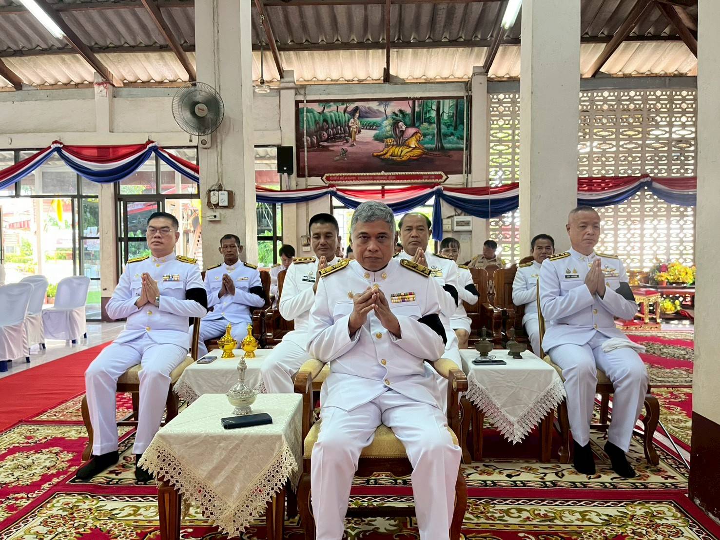 พช.ดงหลวง : ร่วมพิธีเจริญพระพุทธมนต์และทำบุญตักบาตรถวายพระกุศล เนื่องในโอกาสฉลองพระชนมายุ 99 พรรษา สมเด็จพระอริยวงศาคตญาณ สมเด็จพระสังฆราช สกลมหาสังฆปริณายก และถวายพระกุศลแด่ สมเด็จพระเจ้าลูกเธอ เจ้าฟ้าพัชรกิติยาภา นเรนทิราเทพยวดี กรมหลวงราชสาริณีสิริพัชร มหาวัชรราชธิดา 🙏🧡🖤