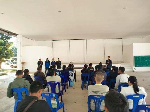 พช.ดงหลวง : จัดประชุมคณะกรรมการโครงการแก้ไขปัญหาความยากจน (กข.คจ.)