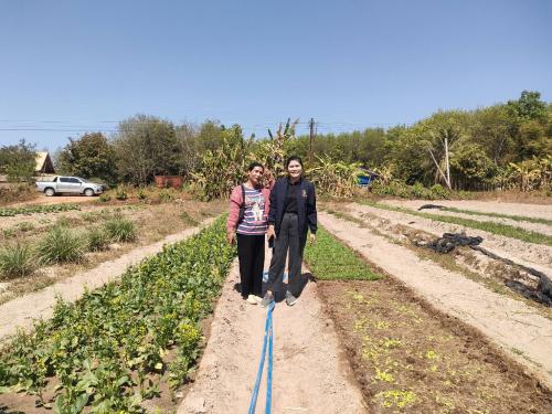 💐 พช.ดงหลวง : ลงพื้นที่ติดตามและประเมินความพร้อมของกลุ่มอาชีพ ก่อนเสนอโครงการขอรับการสนับสนุนเงินกองทุนพัฒนาบทบาทสตรี ประเภทเงินทุนหมุนเวียน (เงินกู้)