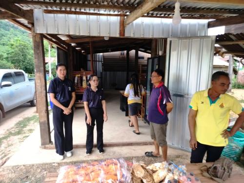 พช.ดงหลวง : ลงพื้นที่ติดตามการเปิดร้านค้าชุมชนของกลุ่มออมทรัพย์เพื่อการผลิตบ้านหนองหมู 🏪💰🌱