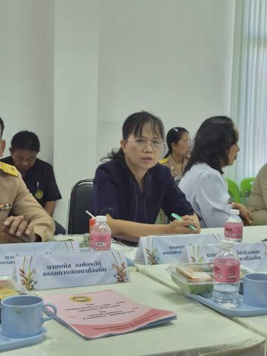 พช.ดงหลวง : ร่วมประชุมคณะกรรมการพัฒนาท้องถิ่น เพื่อพิจารณาร่างแผนพัฒนาท้องถิ่นเทศบาลตำบลดงหลวง 📋🤝